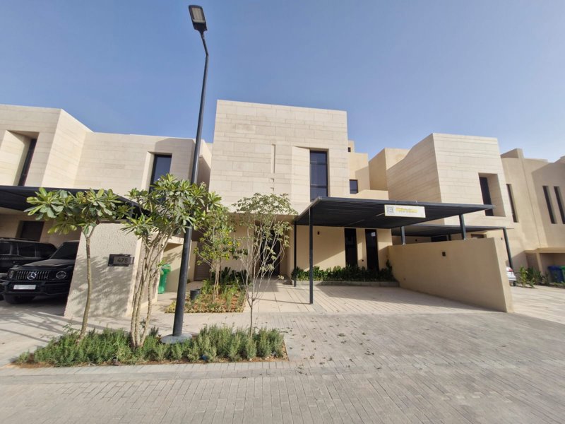 **Luxury Villa for rent in Ewan District, Roshan Front 🏡**